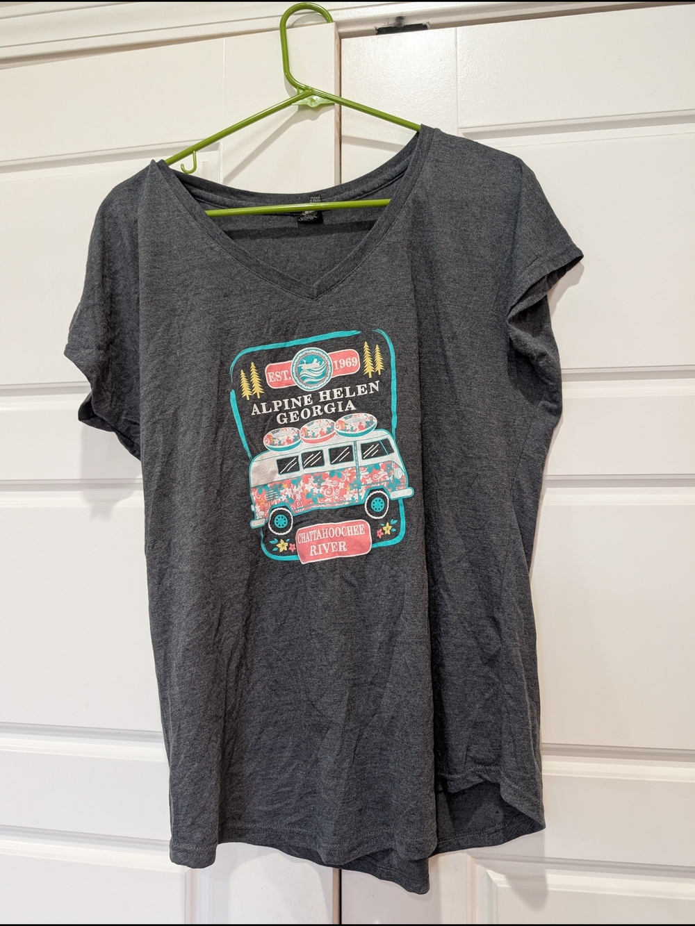 Alpine Helen Georgia Chattahoochee River Graphic Tee – Size Large – NWOT